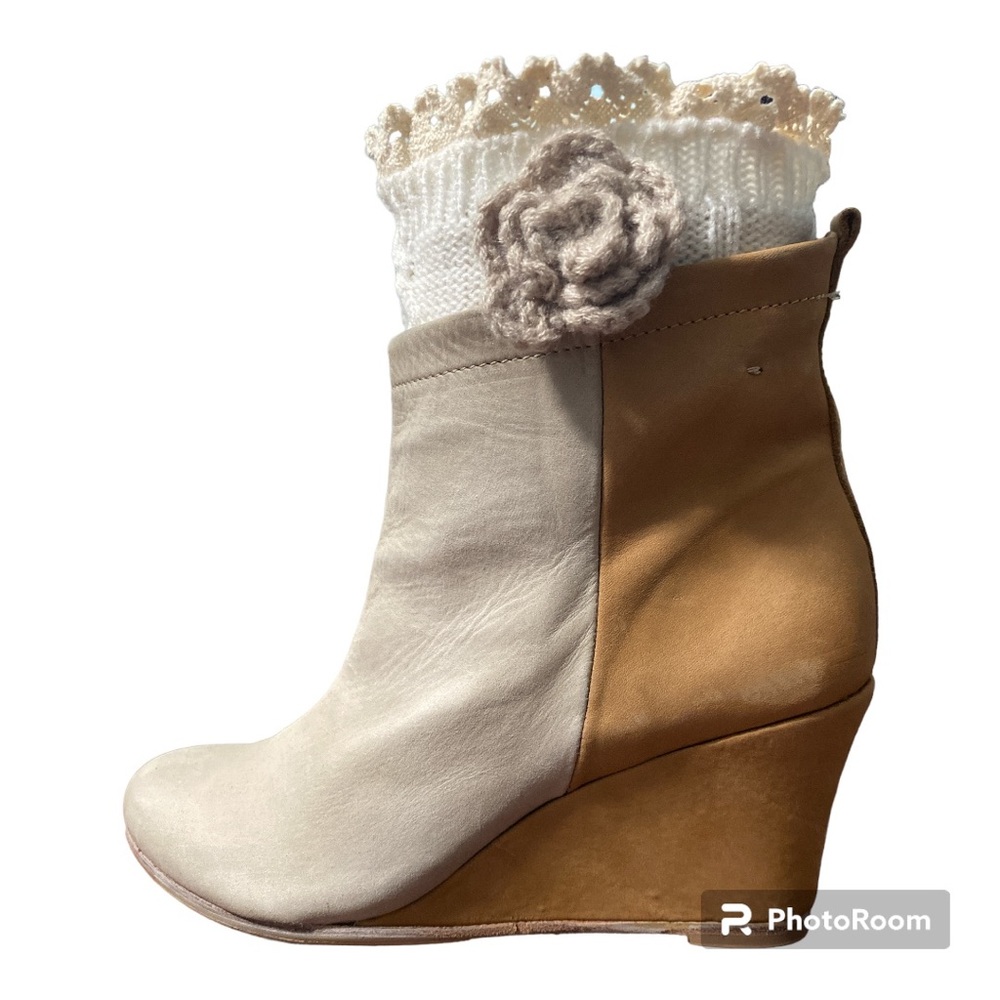 Tan Cream Color block Leather Wedge Pull on Ankle Boots Women’s Size 39